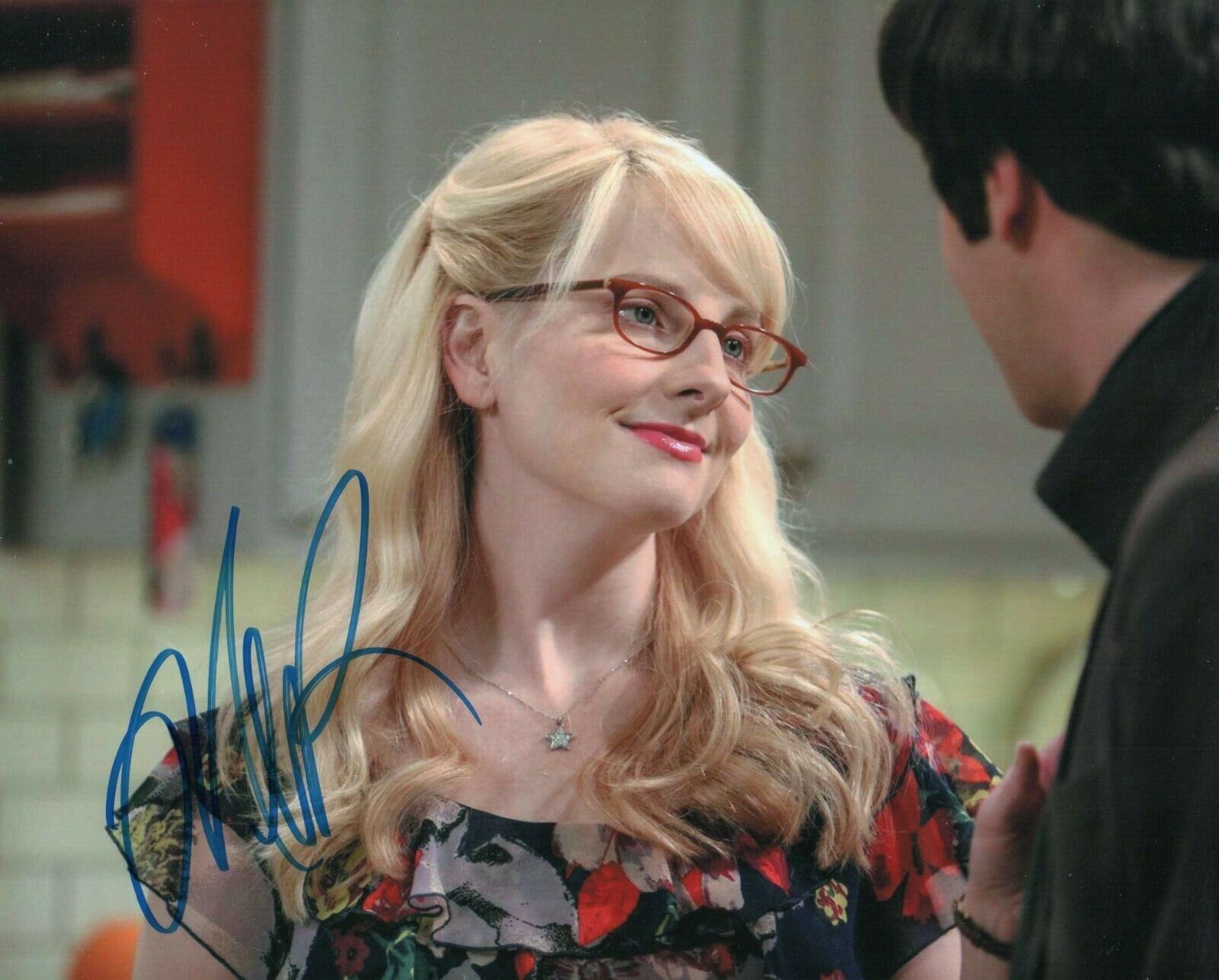 Autographed Melissa Rauch signed 8 x 10 Photo Poster painting The Big Bang Theory Super Cute