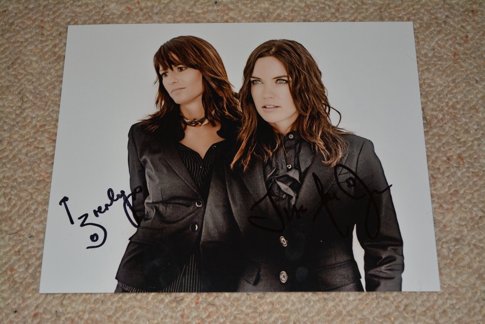 MADISON VIOLET signed autograph In Person 8x10 20x25 cm FOLK DUO Canada