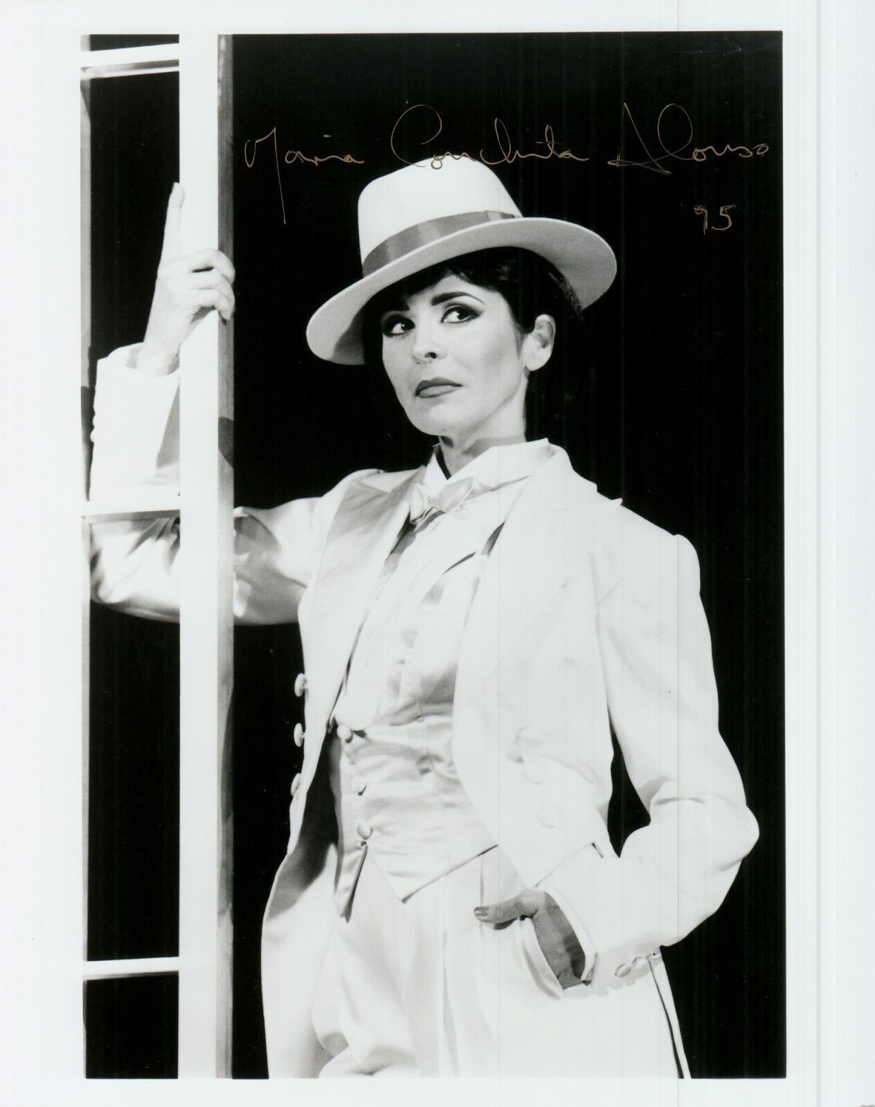 MARIA CONCHITA ALONSO hand-signed BEAUTIFUL YOUNG 8x10 closeup w/ UACC RD COA