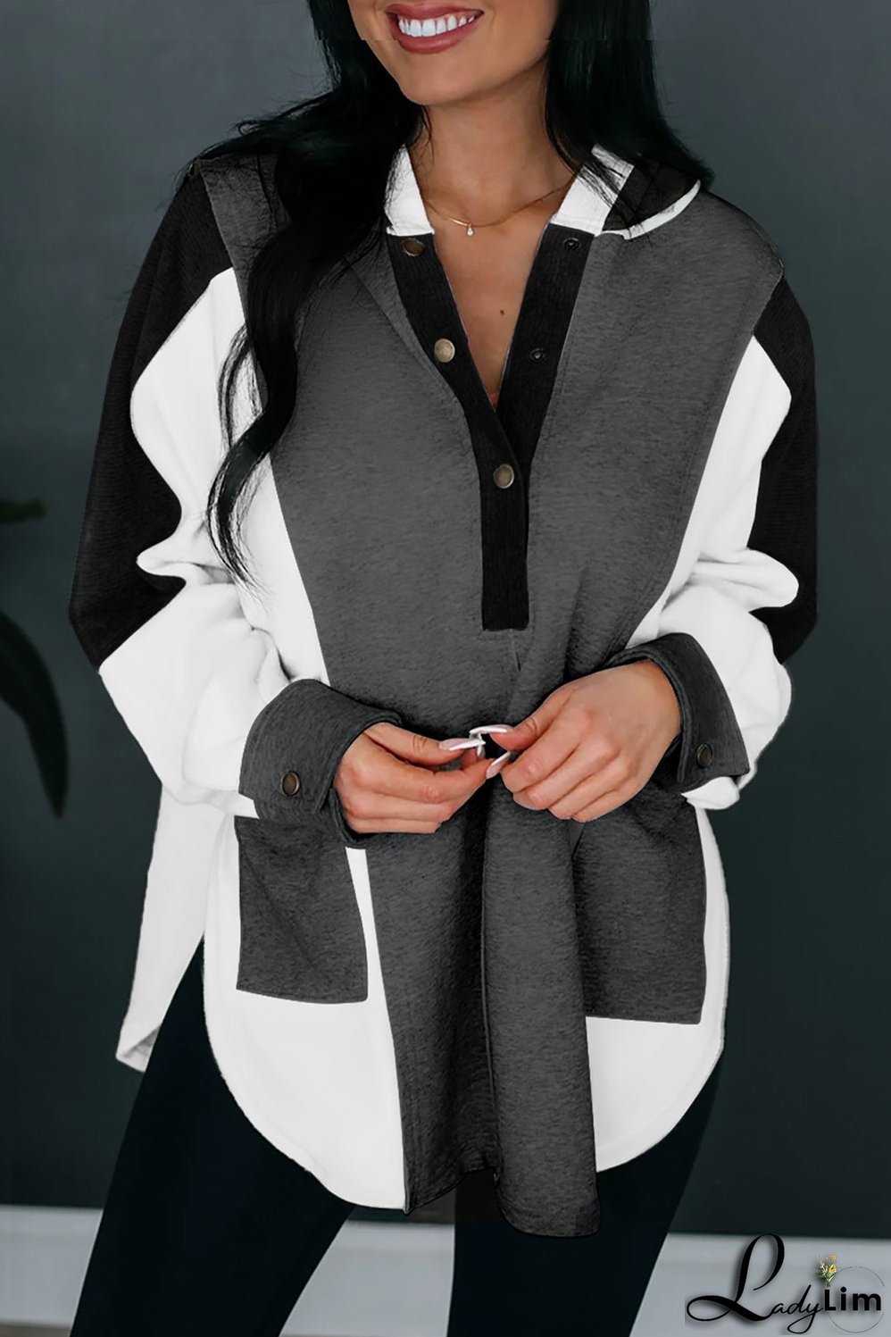 Effortless and Trendy Hoodie