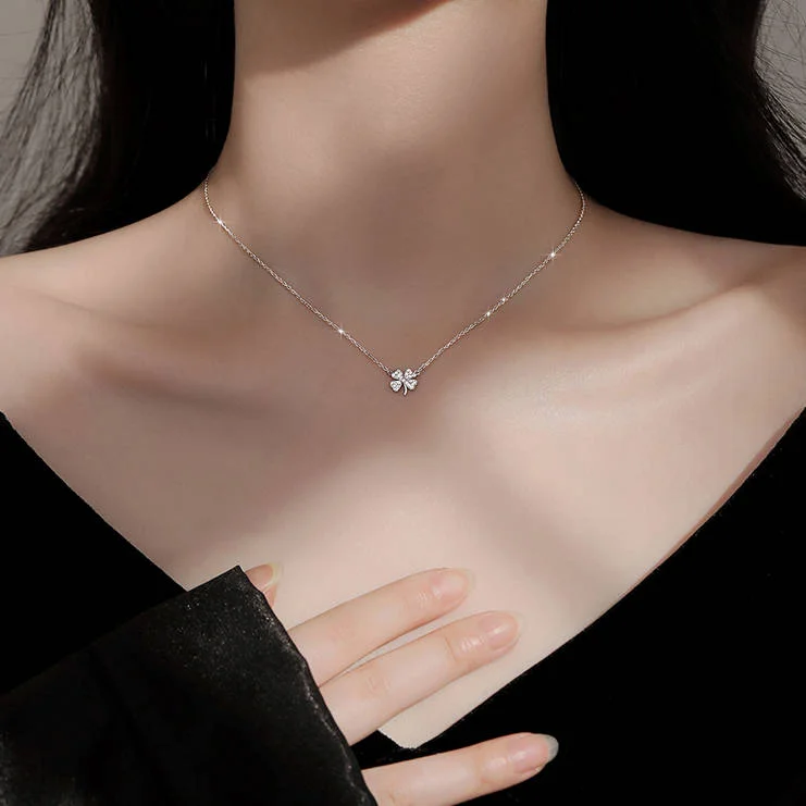 四つ葉のクローバー ファッション 合わせやすい アクセサリー ネックレス