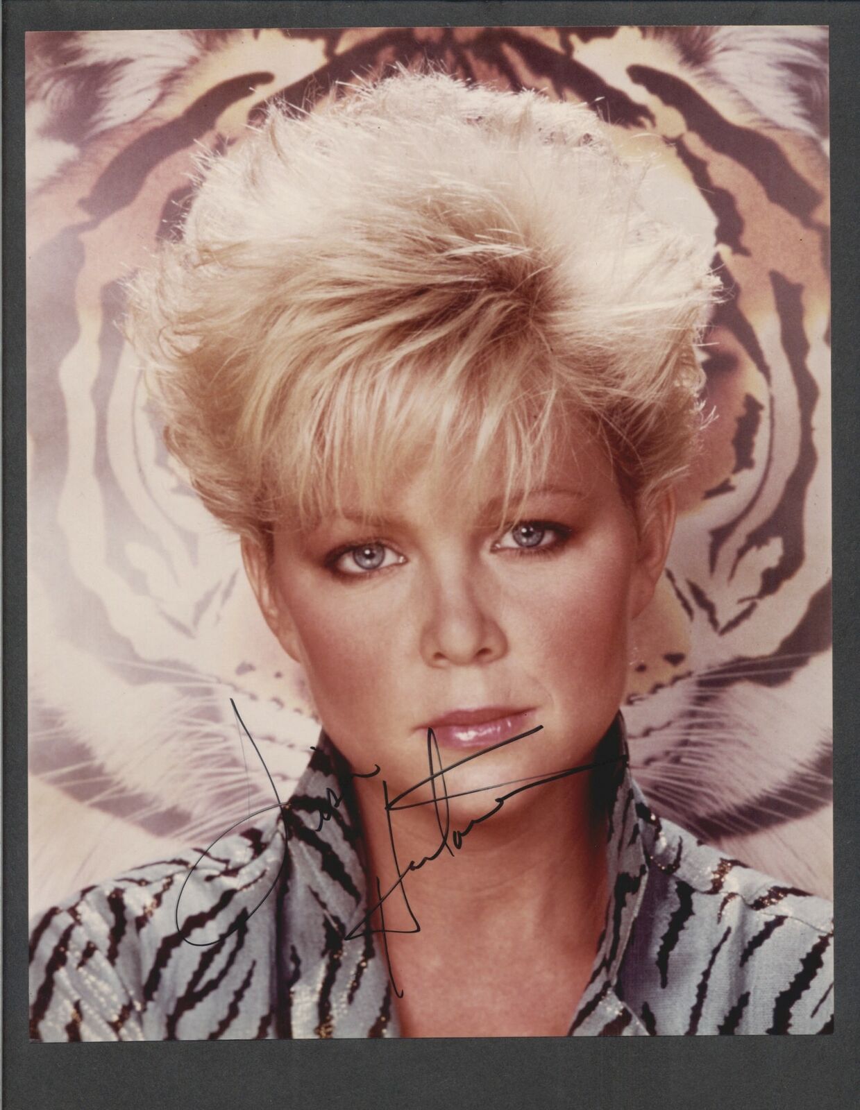 Lisa Hartman - Signed Autograph Color 8x10 Photo Poster painting - Knot's Landing