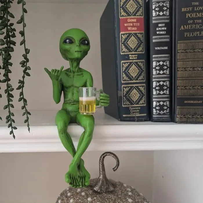 🤣2025 Funny Alien Artwork