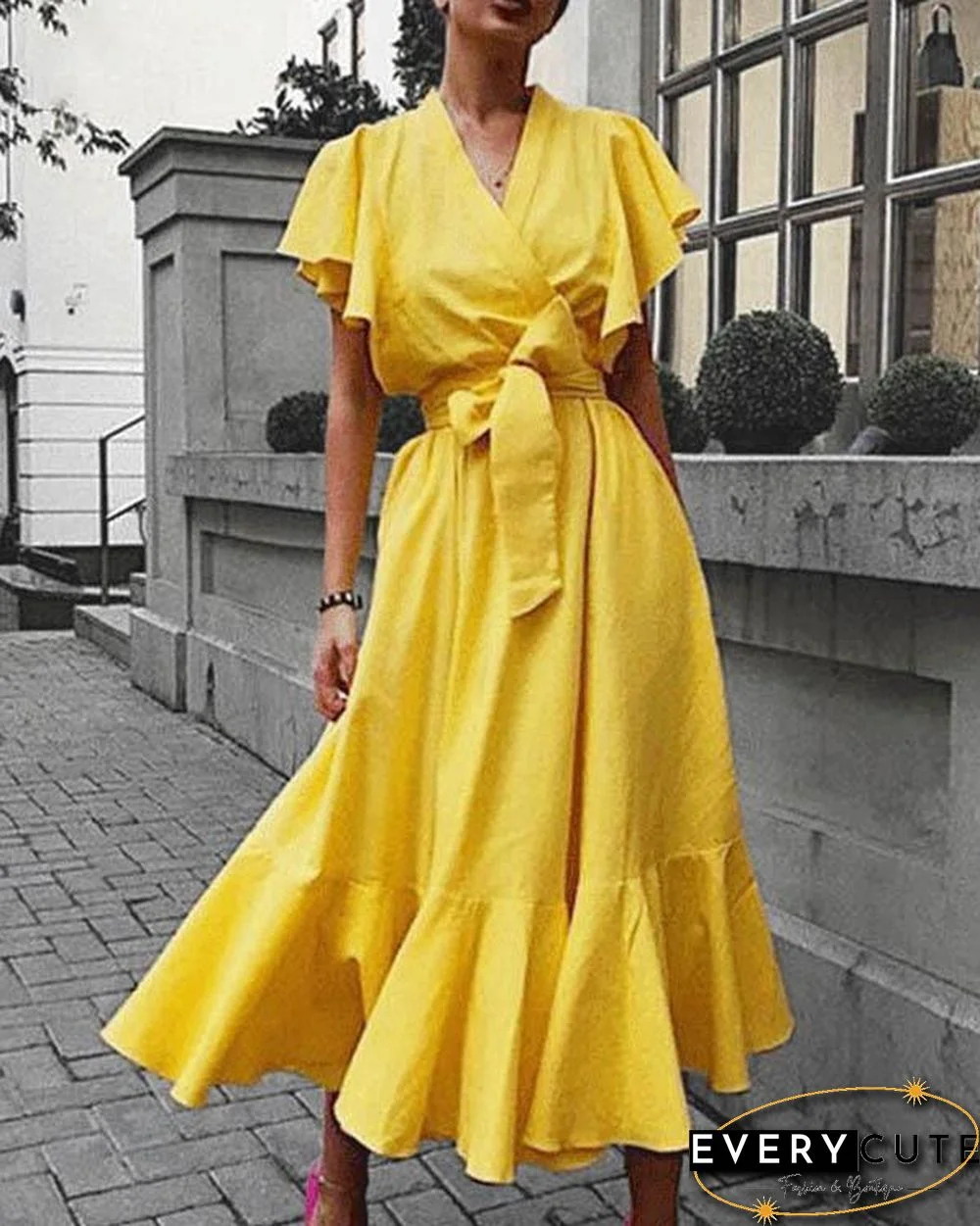 Retro Solid Color V-neck High-waist Lace-up Ruffle Dress