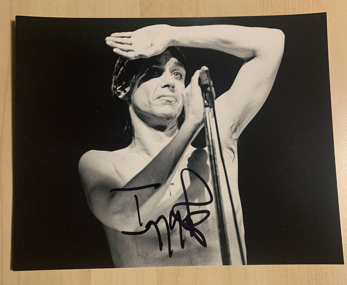 IGGY POP HAND SIGNED 8x10 Photo Poster painting AUTOGRAPHED VERY RARE LEGENDARY SINGER COA