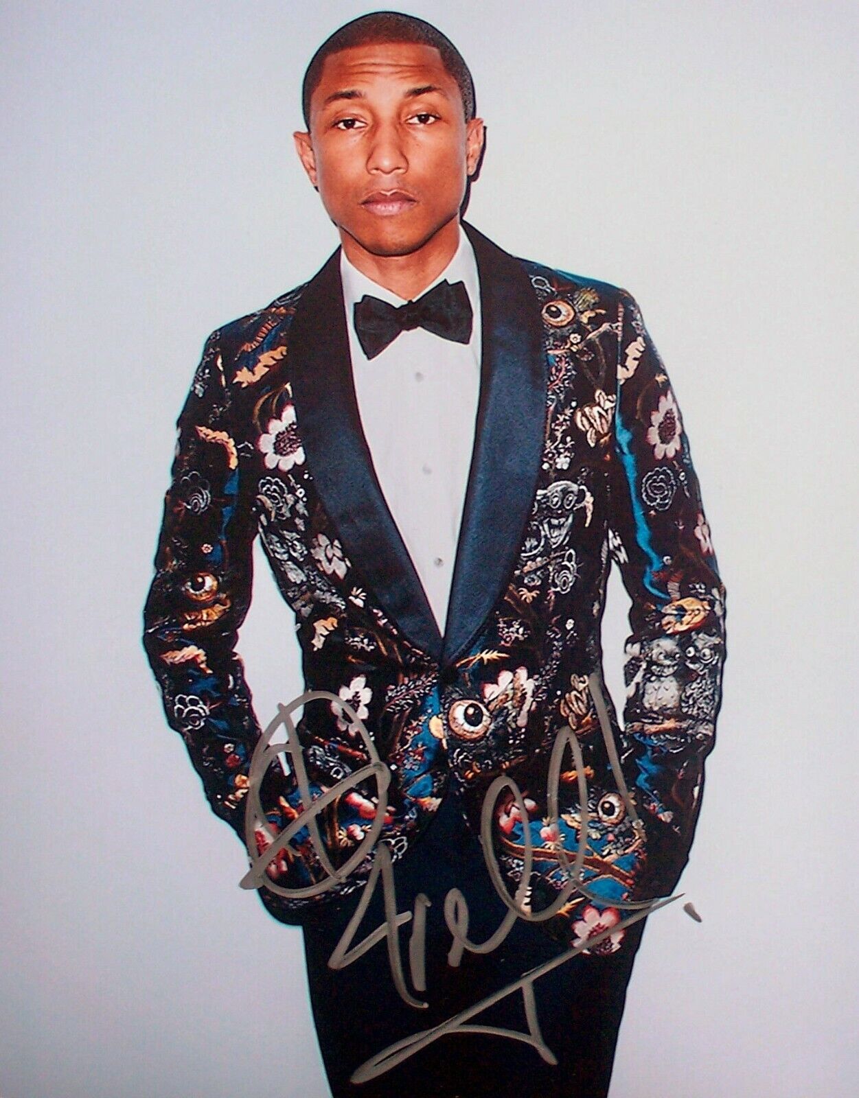 PHARRELL WILLIAMS: Hand Signed 8x10 Photo Poster painting. Happy, Blurred Lines, Get Lucky. COA.