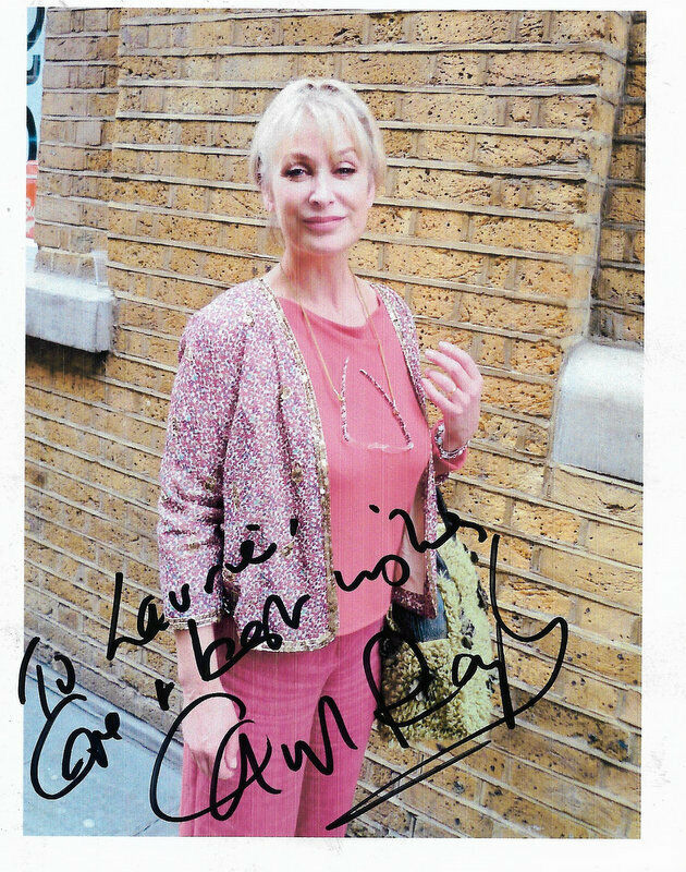 Beautiful CAROL ROYLE Doctors, Casualty, HEARTBEAT, Blakes 7 signed Candid pic