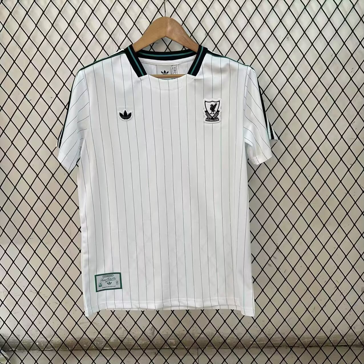 2025/26-LIV-W-RET-FAN-B01347