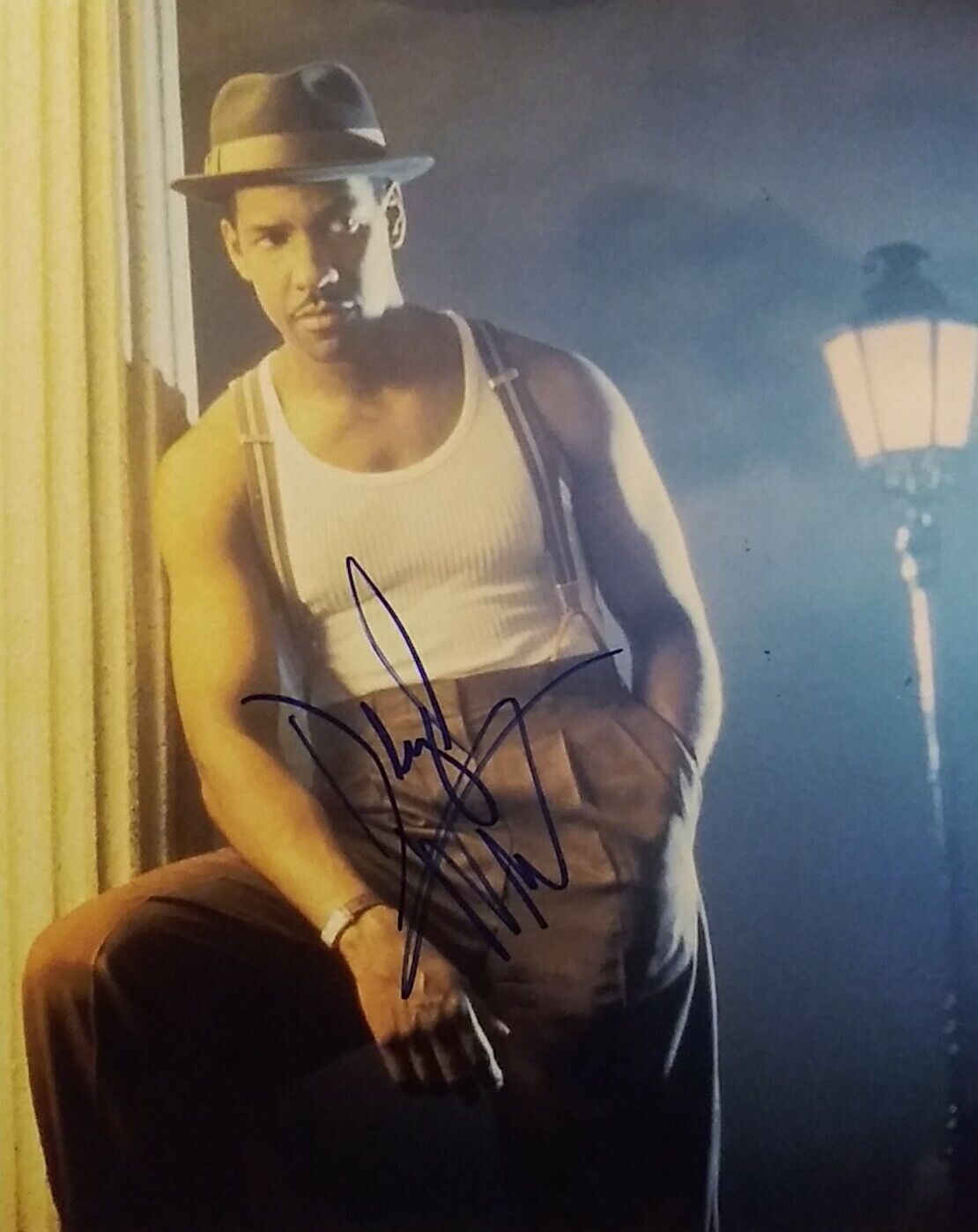 Denzel Washington Signed 8 x 10