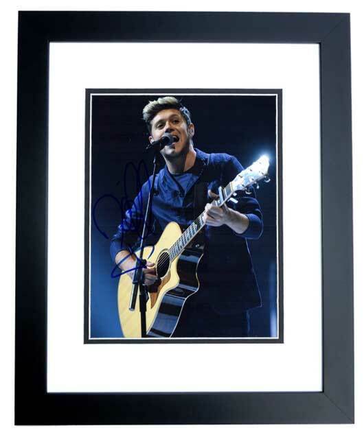 Niall Horan Signed - Autographed 1D One Direction 8x10 inch Photo Poster painting FRAMED