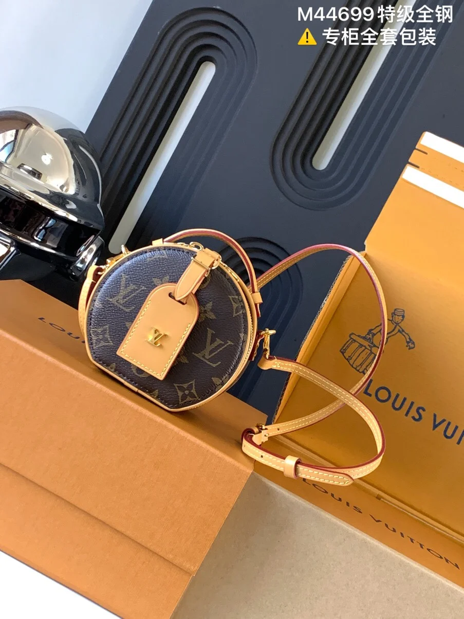 Louis Vuitton M44699