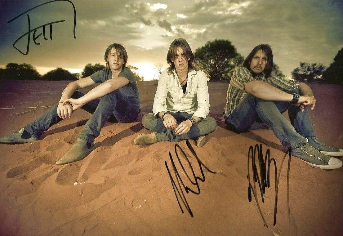 Tracer ROCK BAND autographs, In-Person signed Photo Poster painting