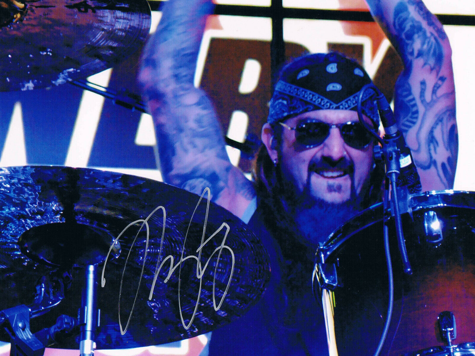 Dream Theatre Mike Portnoy 1967- genuine autograph 8x11