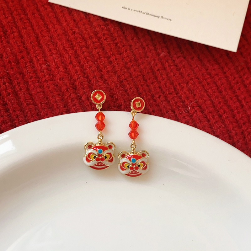 Silver Needle Oil-Drip Lion Dance Tassel Earrings - New Chinese Style Earrings - Light Luxury and Sophisticated for Everyday Commute