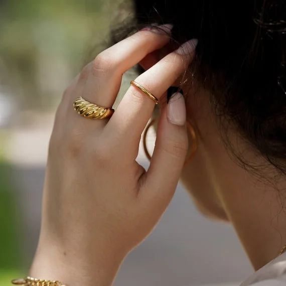 18k Gold Twisted Dome Ring Croissant