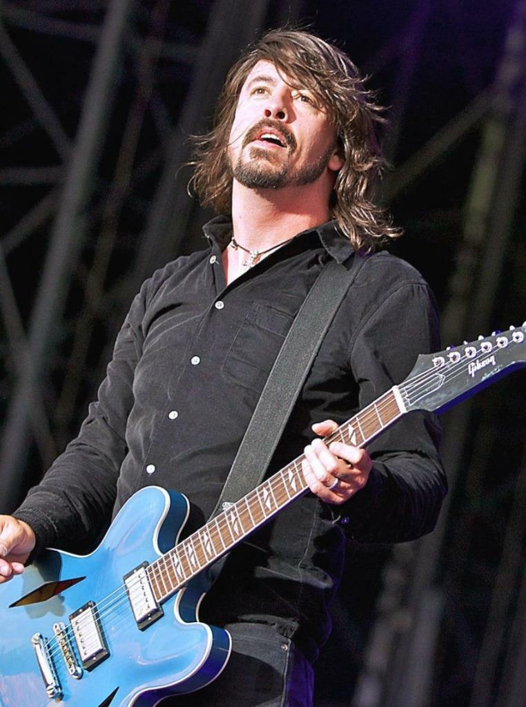 Dave Grohl 8x10 Picture Simply Stunning Photo Poster painting Gorgeous Celebrity #5