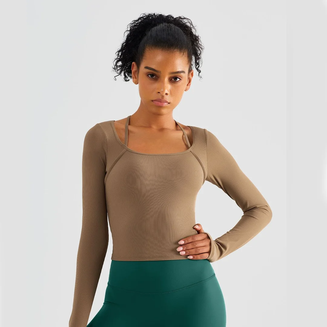 Solid long-sleeved cropped top