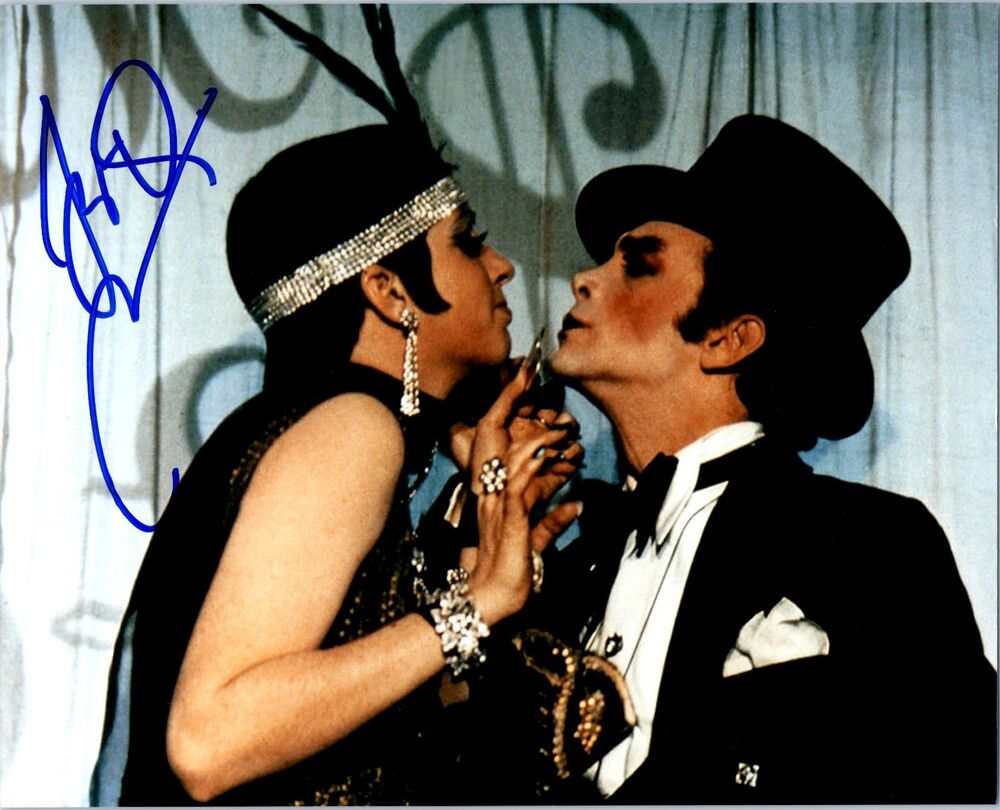 LIZA MINNELLI Signed Autographed 'CABARET' NEW YORK NEW YORK 8X10 Photo Poster painting D