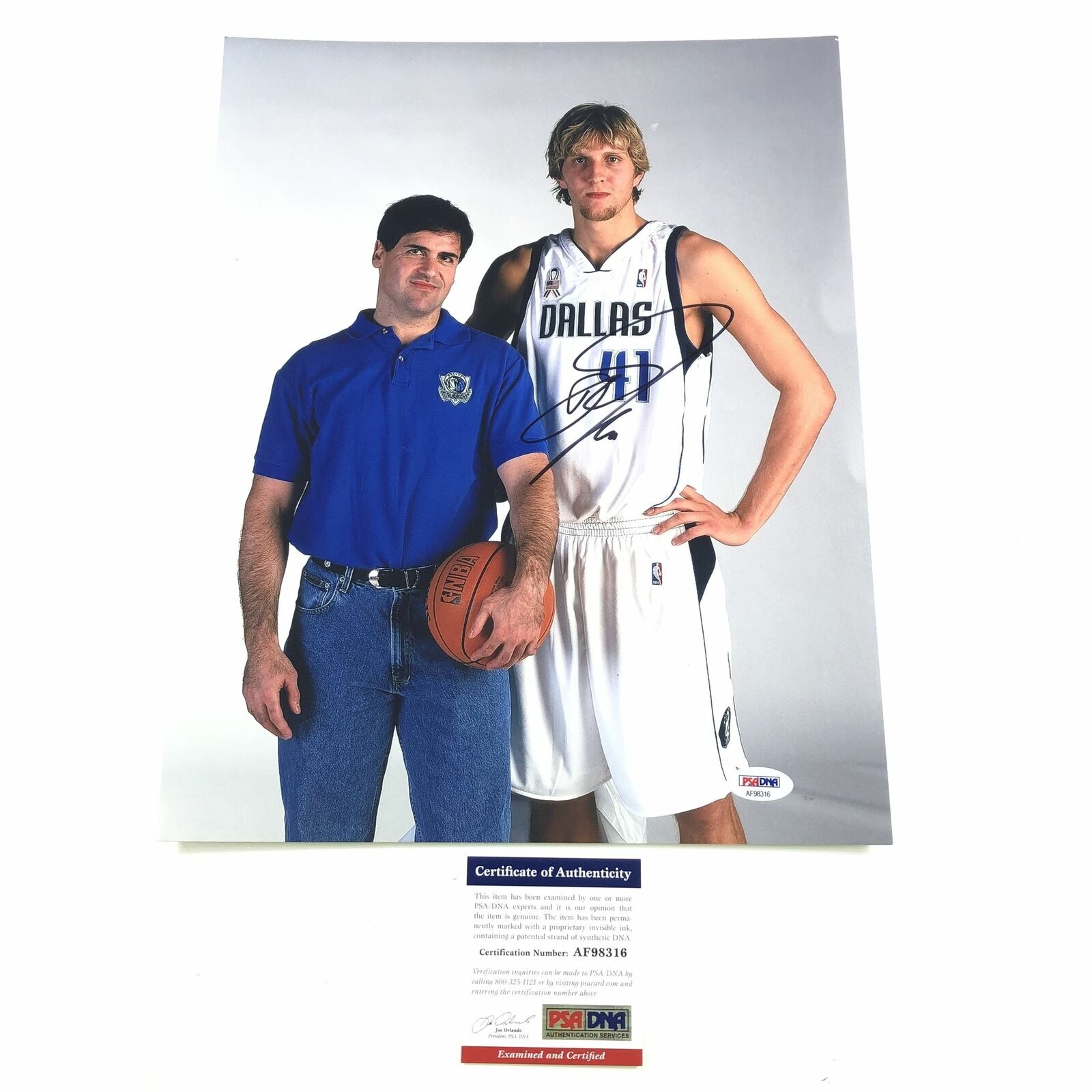 Dirk Nowitzki Signed 11x14 Photo Poster painting PSA/DNA Dallas Mavericks Autographed