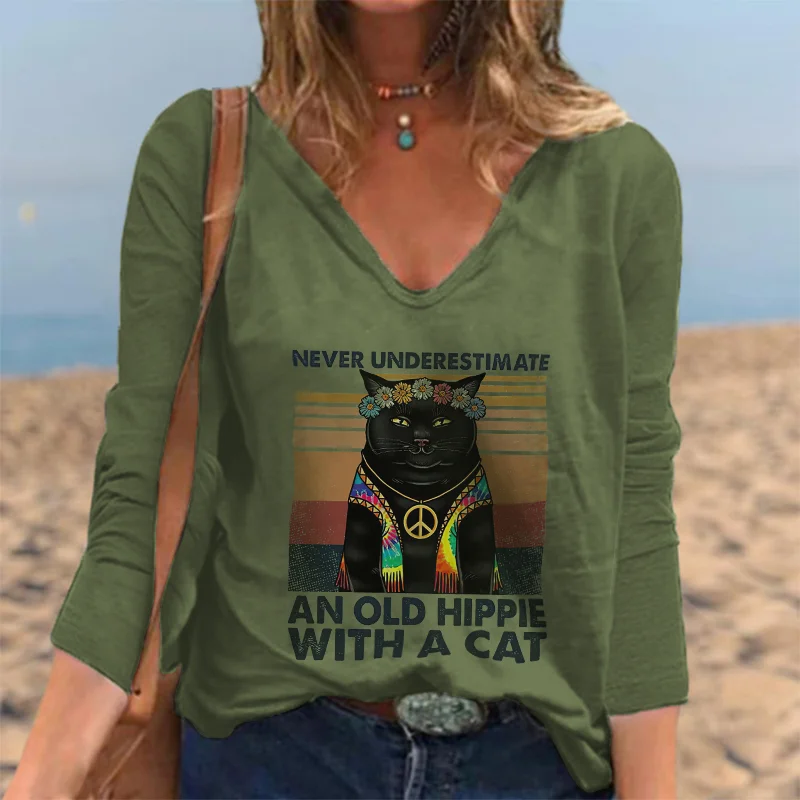 Never Underestimate An Old Hippie With A Cat Printed T-shirt