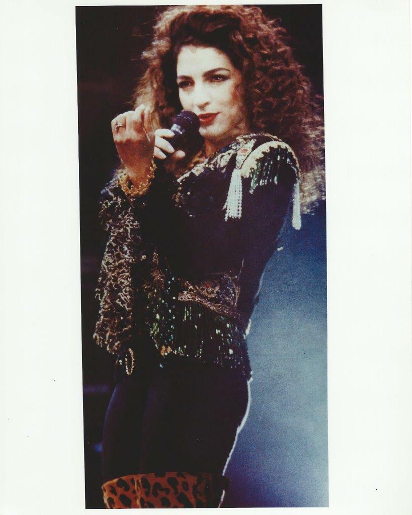 Gloria Estefan 8x10 Picture Simply Stunning Photo Poster painting Gorgeous Celebrity #