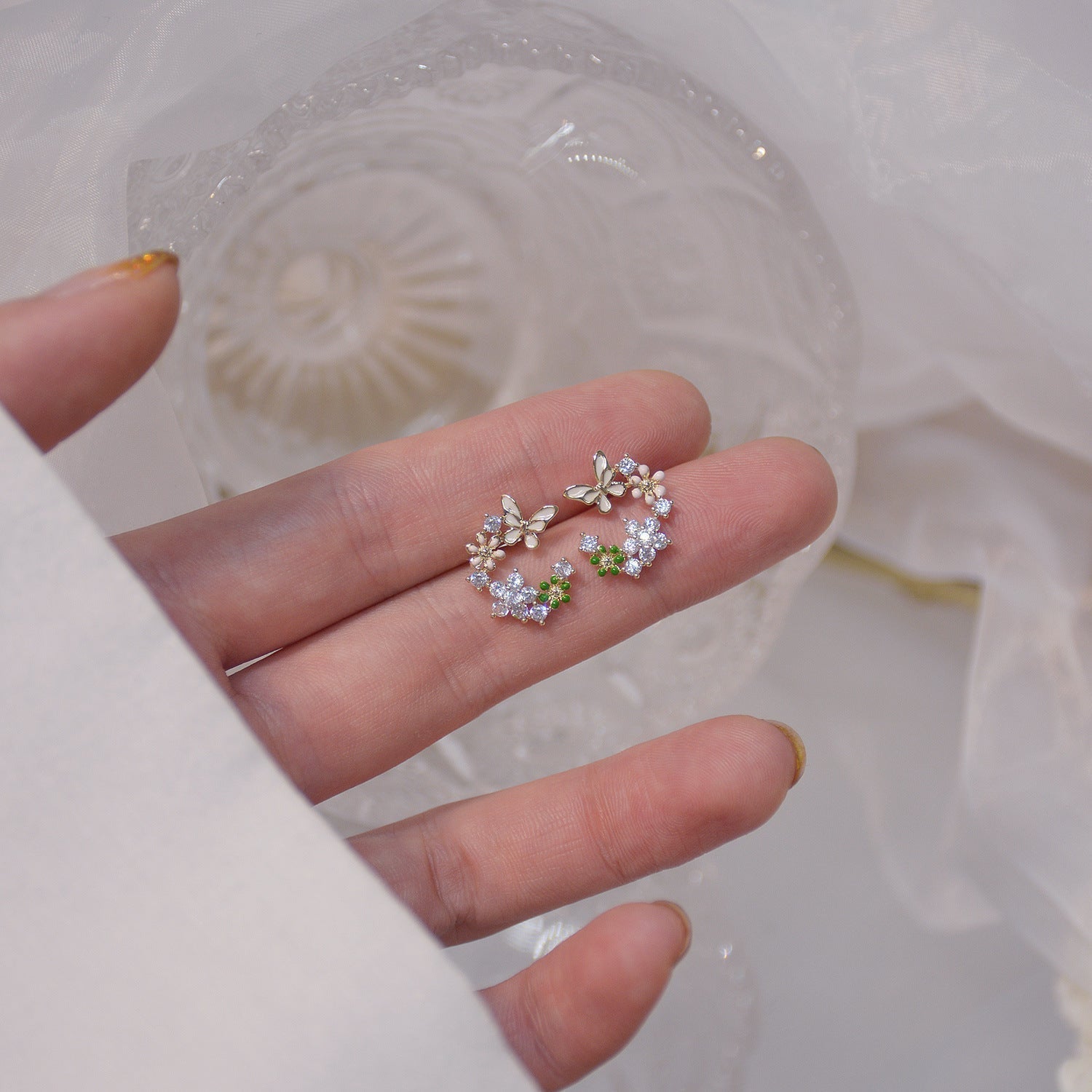  thdmladies Vintage Floral Butterfly Earrings thedmladies