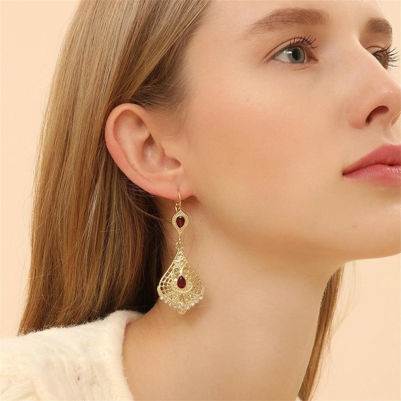 1 Pair Elegant Vintage Style Lady Geometric Inlay Zinc Alloy Zirconia 18K Gold Plated Drop Earrings