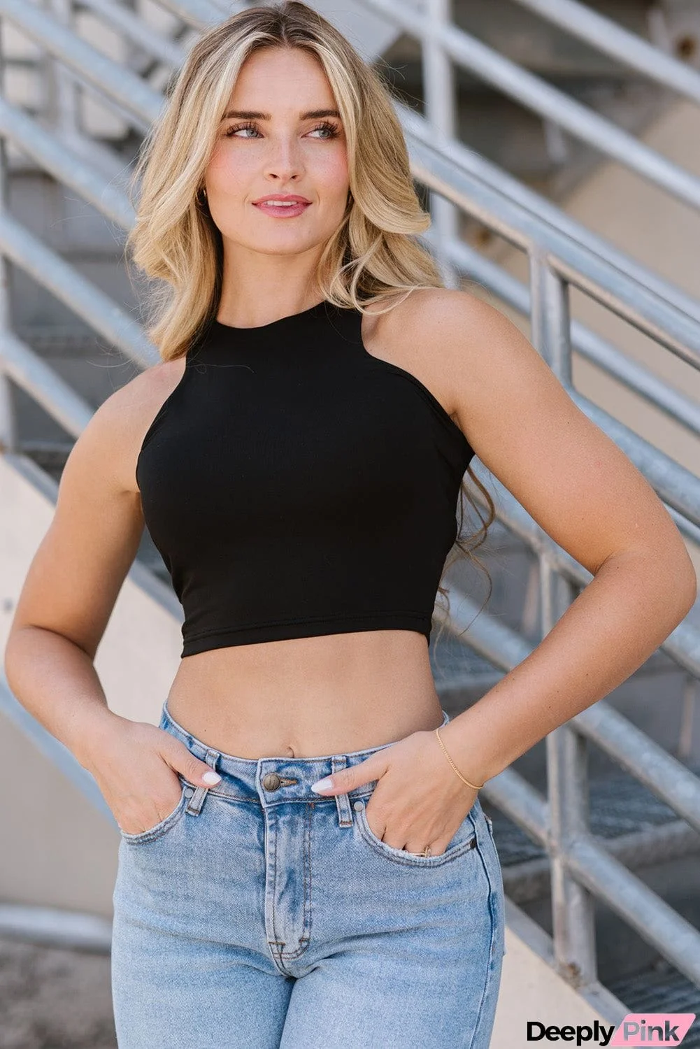 Cropped Round Neck Sleeveless Tank Top