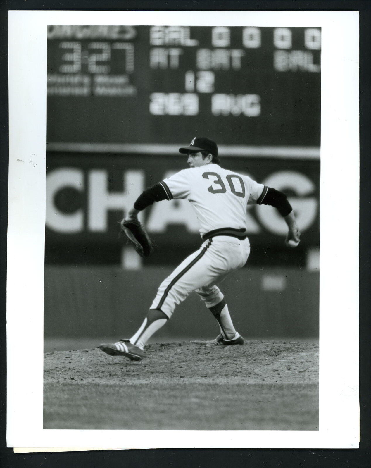 Nolan Ryan starring in TWA television commercial 1977 Press Wire Photo Poster painting Angels