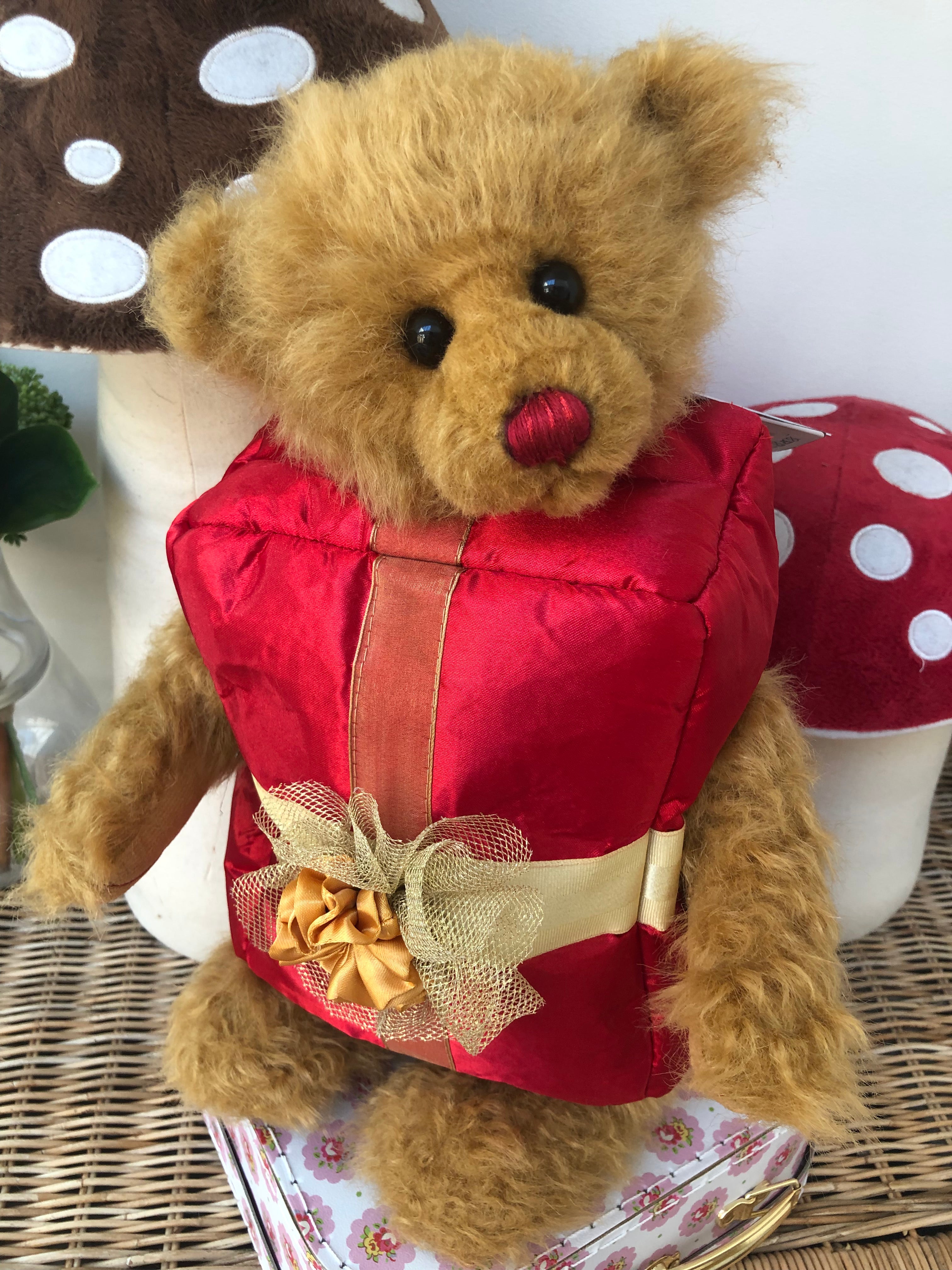 Tokens Limited Edition Plush Charlie Bear Christmas Present