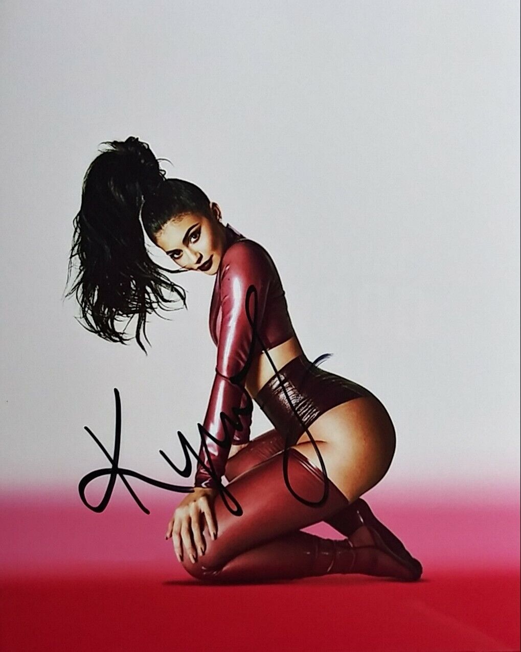 Kylie Jenner signed 8 x 10