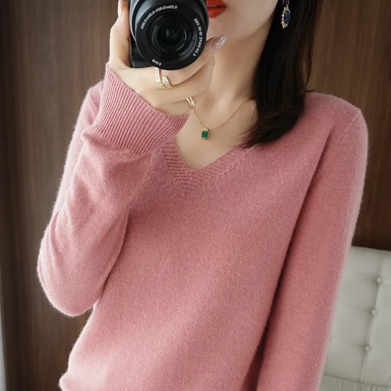 Churchf Churchf The 2023 Fall / Winter New Women's Knit Sweater Pullover Women's V-Neck Bottom Plush Sweater