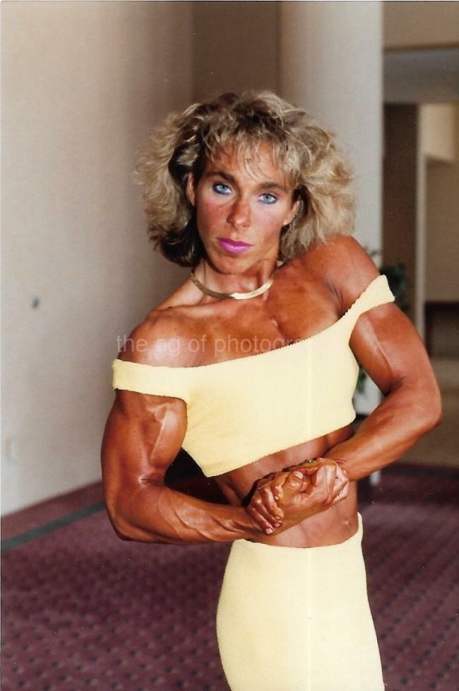 FEMALE BODYBUILDER 80's 90's FOUND Photo Poster painting Color MUSCLE WOMAN Original EN 16 23 B