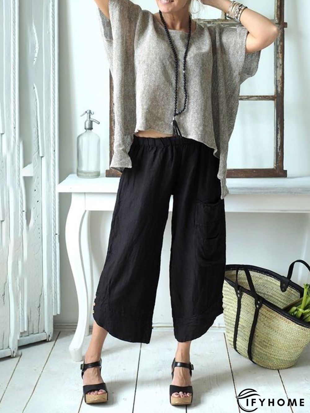 Pockets Buttoned Elastic Waist Stylish Casual Capri Pants | IFYHOME