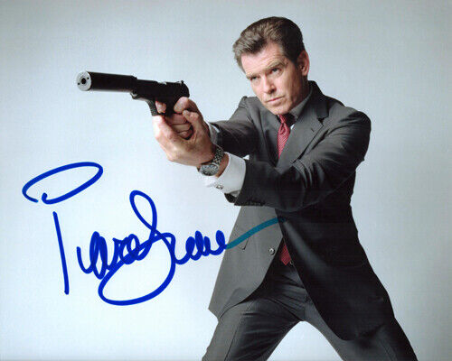 Autographed Photo Poster painting Pierce Brosnan signed 8 x 10