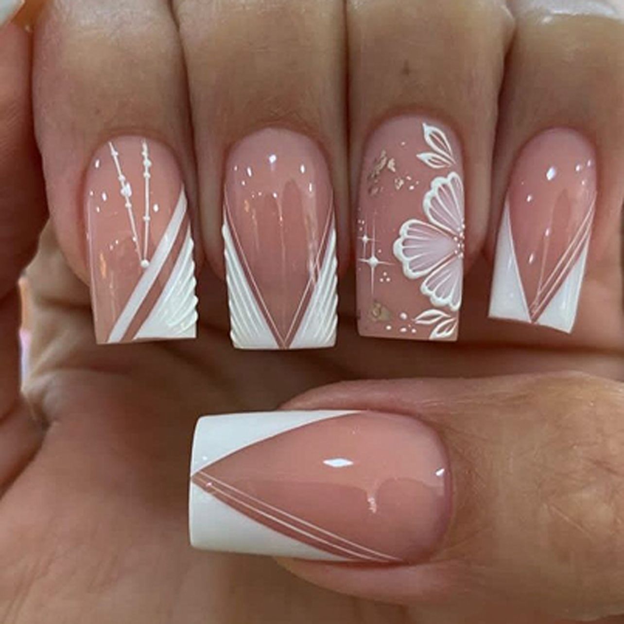 24PCS Mid-length Square Nail Shiny Cat Eyes Wearable False Nails White French Press on Nails with Golden Stripe Full Cover Nail