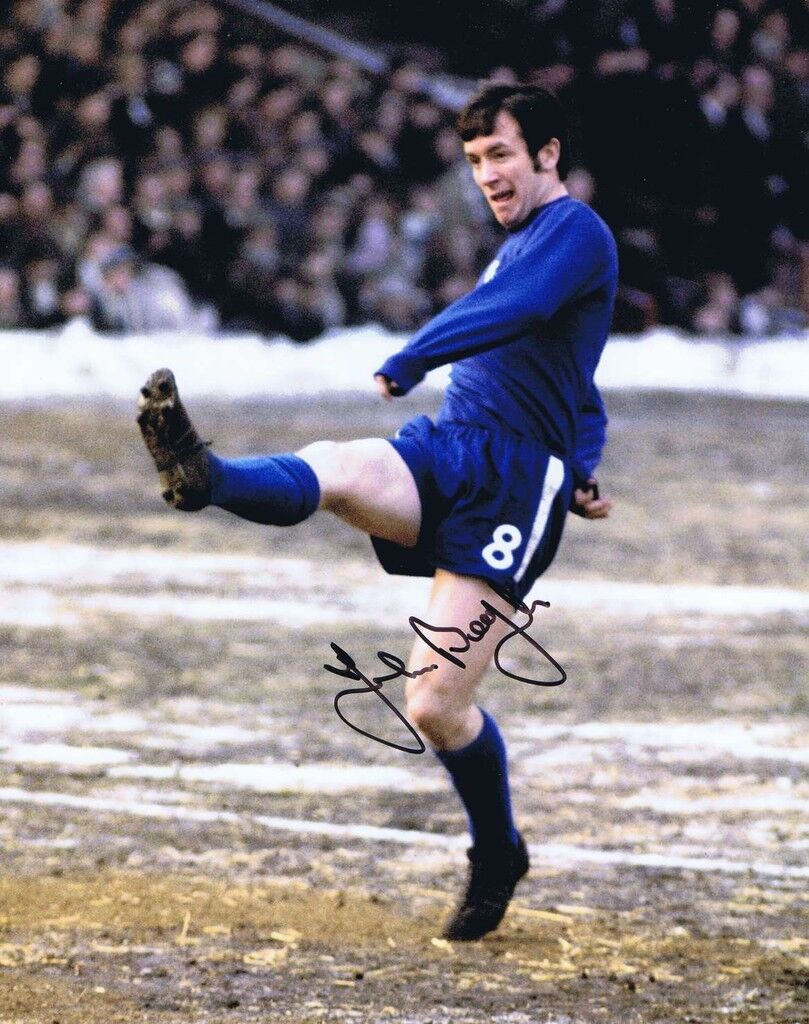 JOHN BOYLE - FORMER CHELSEA FOOTBALLER - EXCELLENT SIGNED COLOUR Photo Poster painting