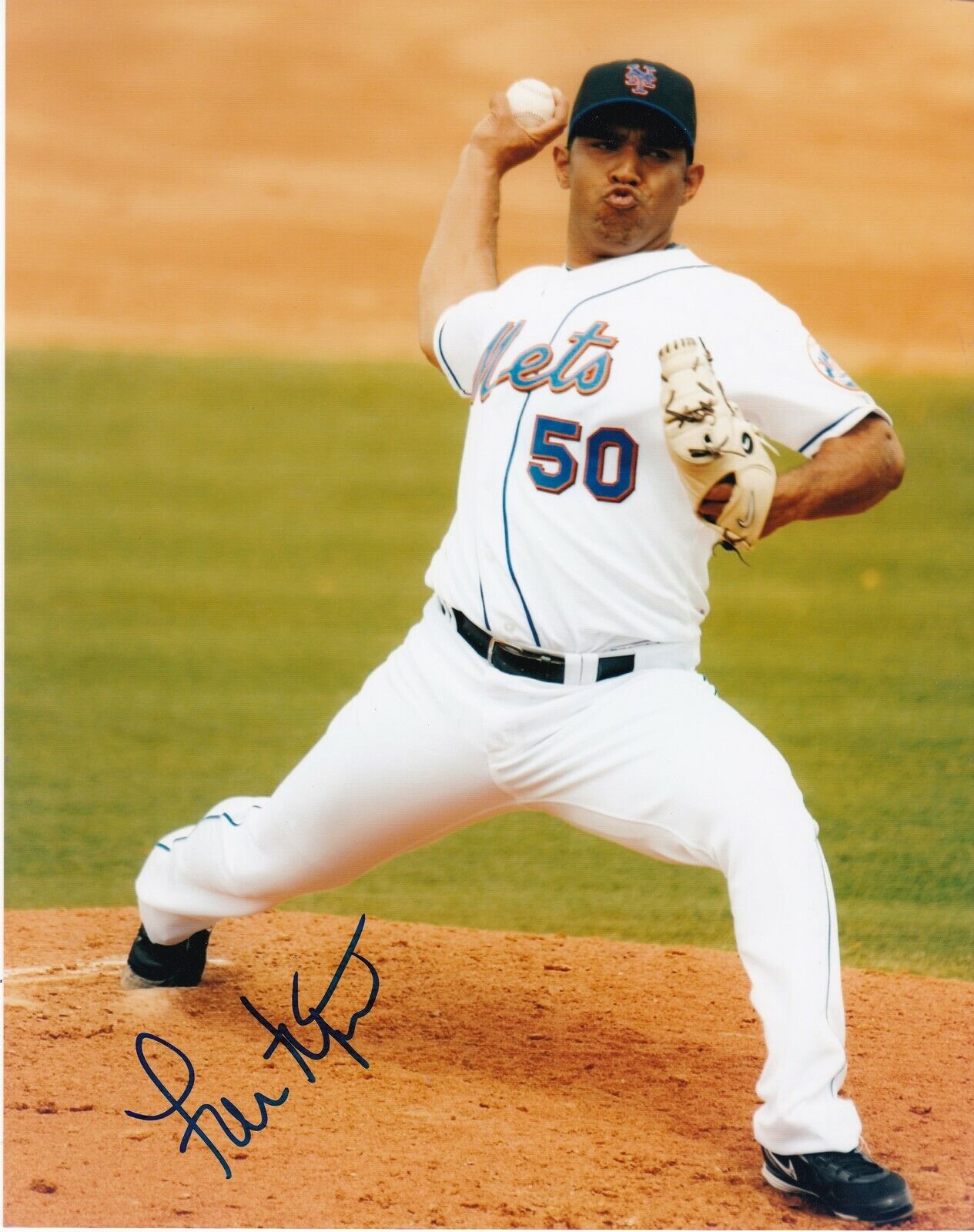 FERNANDO NIEVE NEW YORK METS ACTION SIGNED 8x10