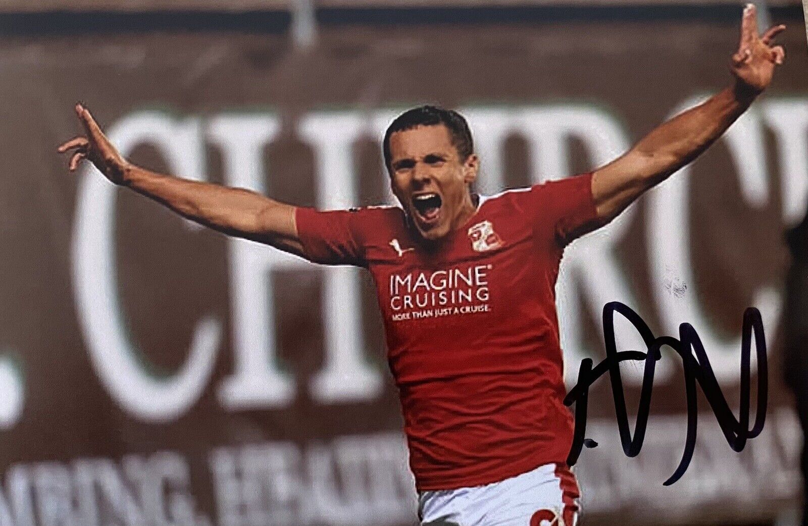 Tyler Smith Genuine Hand Signed Swindon Town 6X4 Photo Poster painting