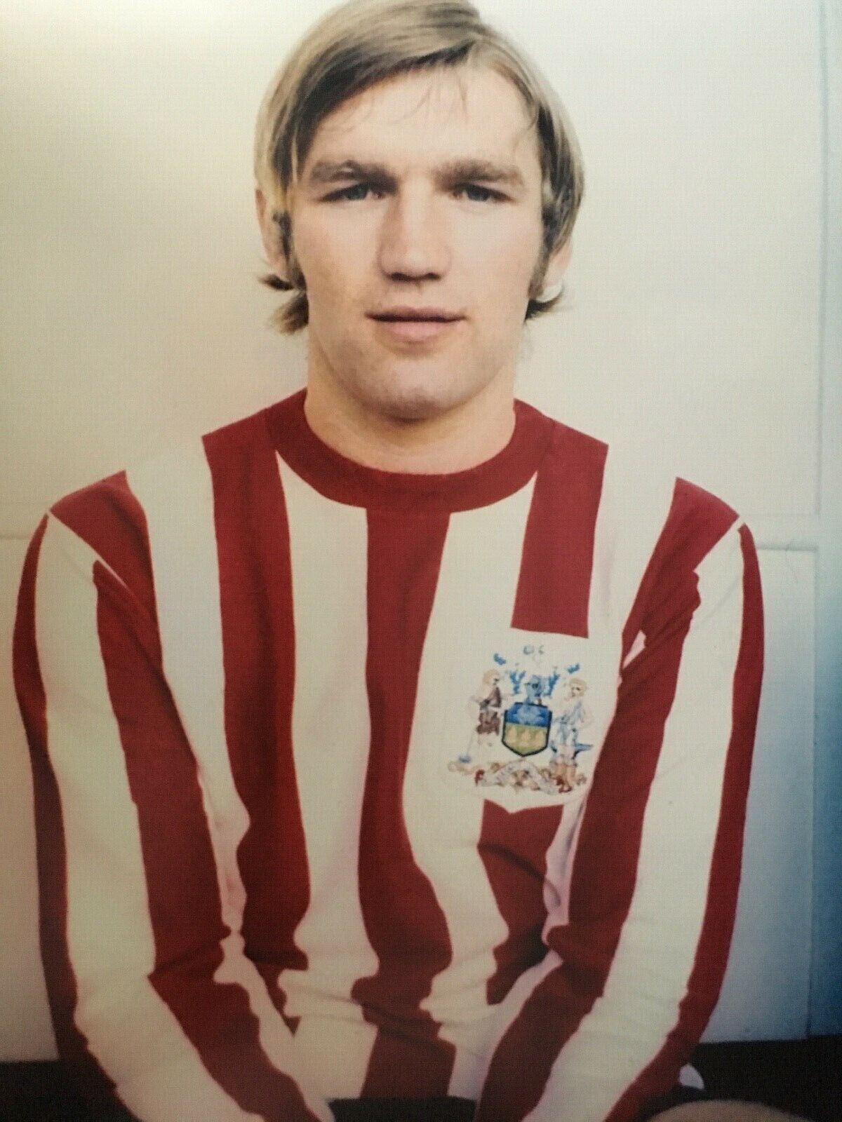 TONY CURRIE - SHEFFIELD UNITED LEGEND - EXCELLENT UNSIGNED Photo Poster paintingGRAPH