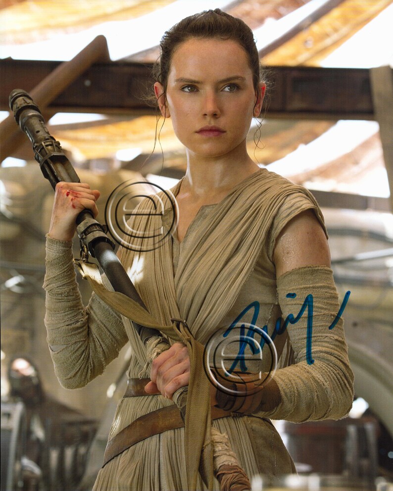 Daisy Ridley Star Wars Autographed Signed Photo Poster painting 8 x 10 print Photo Poster painting picture poster wall art autograph