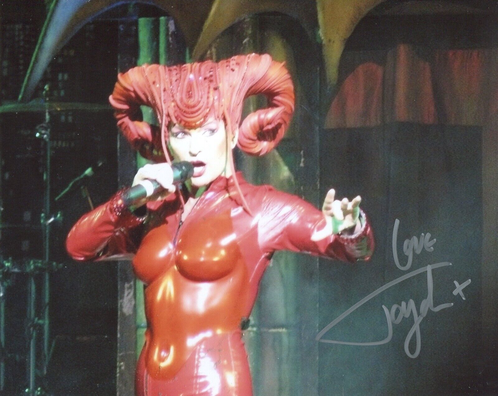 QUADROPHENIA actress and pop star TOYAH signed 8x10 Photo Poster painting IMAGE No19