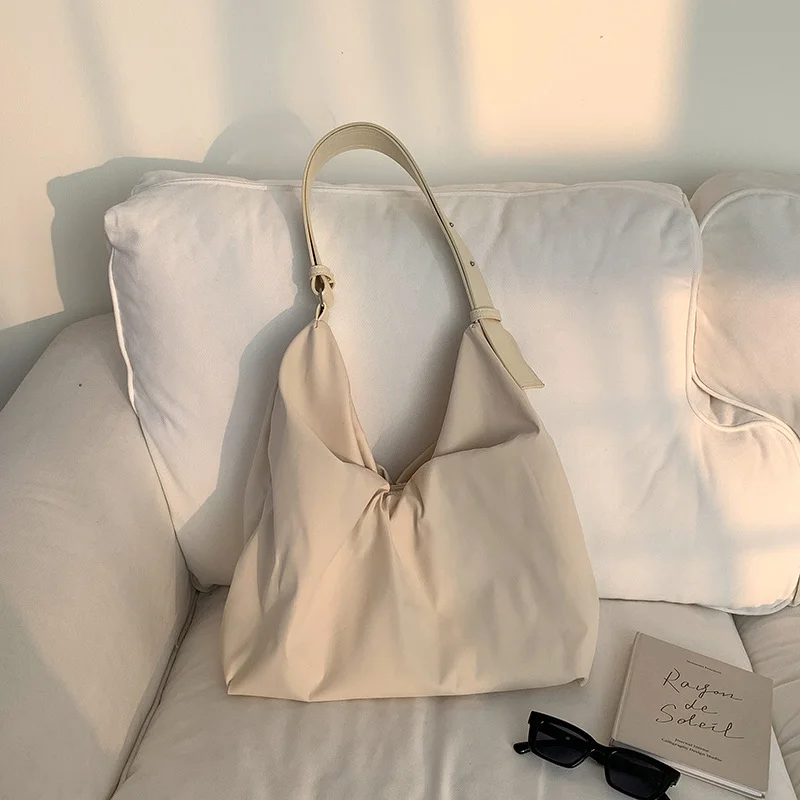 Mongw Mongw Korean Version Nylon Bag Summer Style Female Large Capacity Light Minority Versatile Commuting Wind Single Shoulder Care Bag