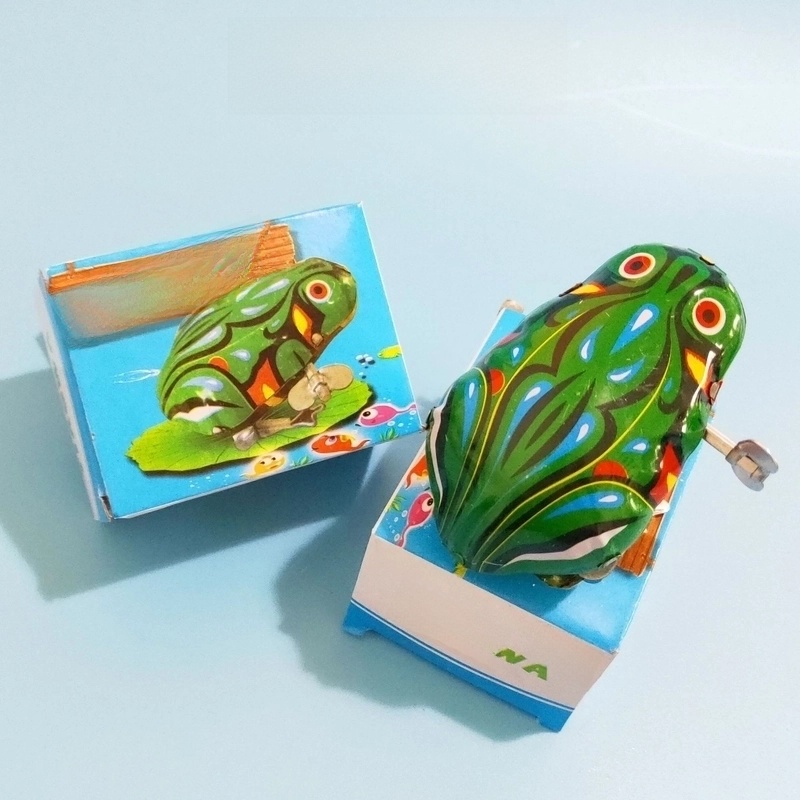 Classic Tin Frog Clockwork Baby Toy