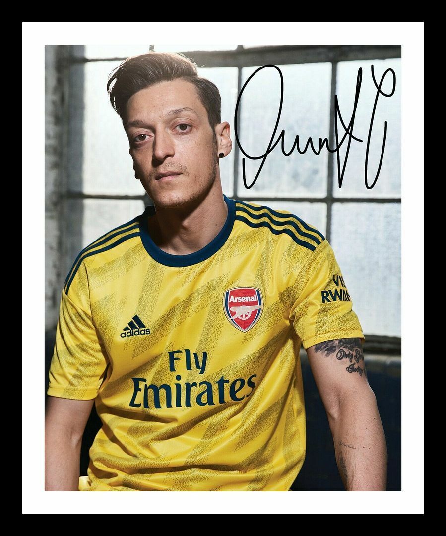 Mesut Ozil - Arsenal Autograph Signed & Framed Photo Poster painting 1