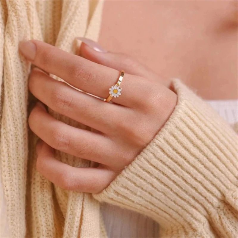 Daisy Rotate Ring | Anxiety Relief