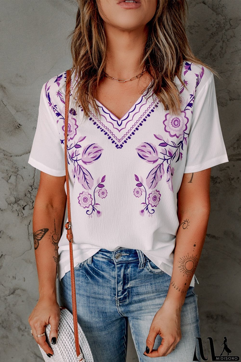 MidiSono - Floral Embroidery V-Neck Top