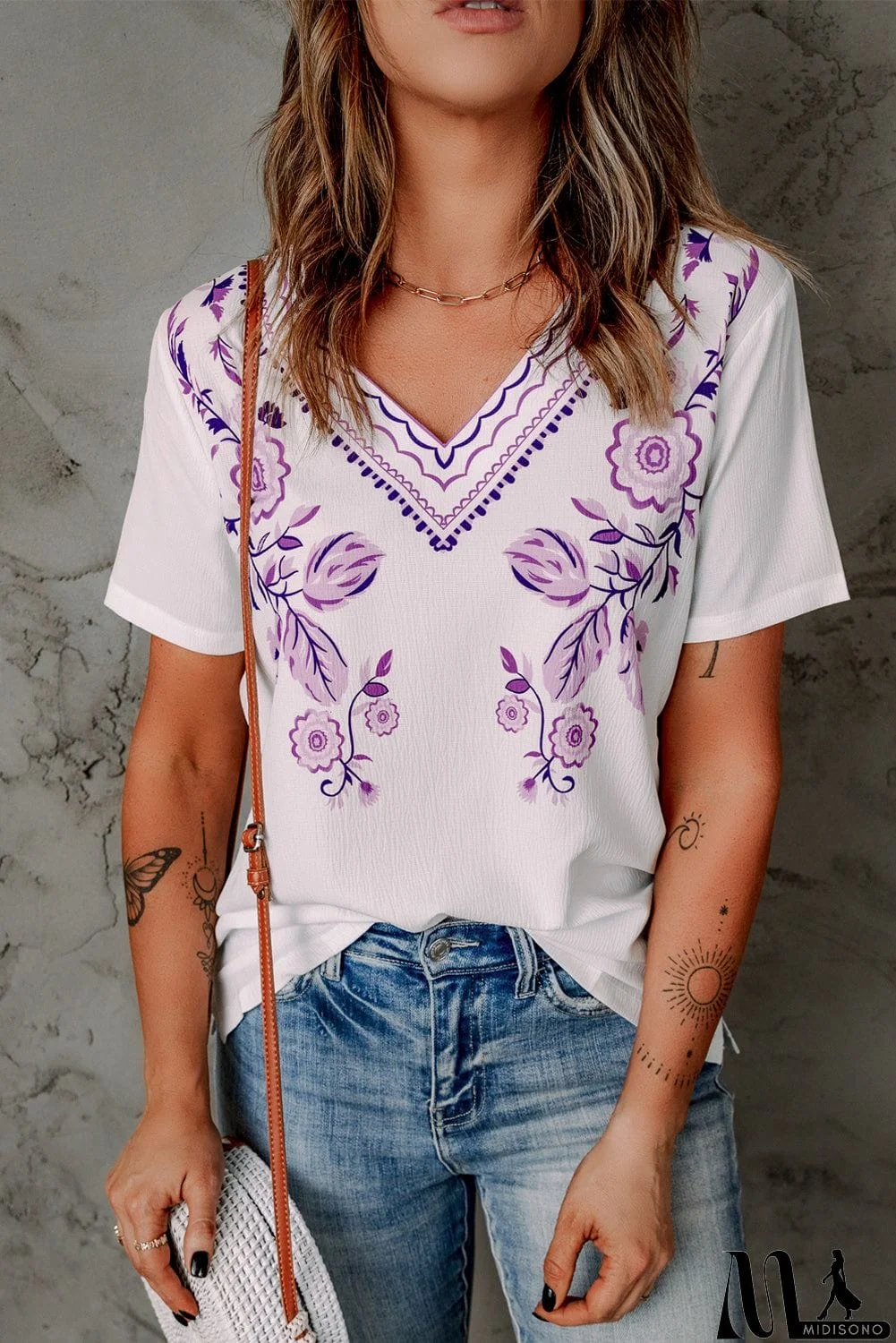 MidiSono - Floral Embroidery V-Neck Top