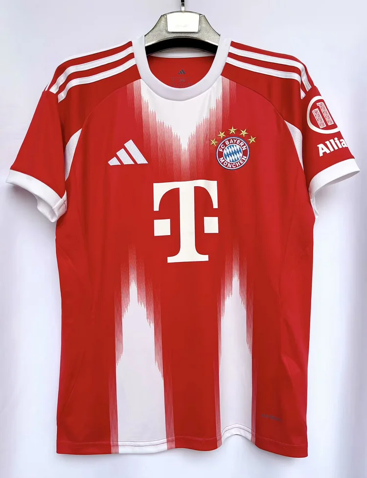 25/26 Bayern home fans edition