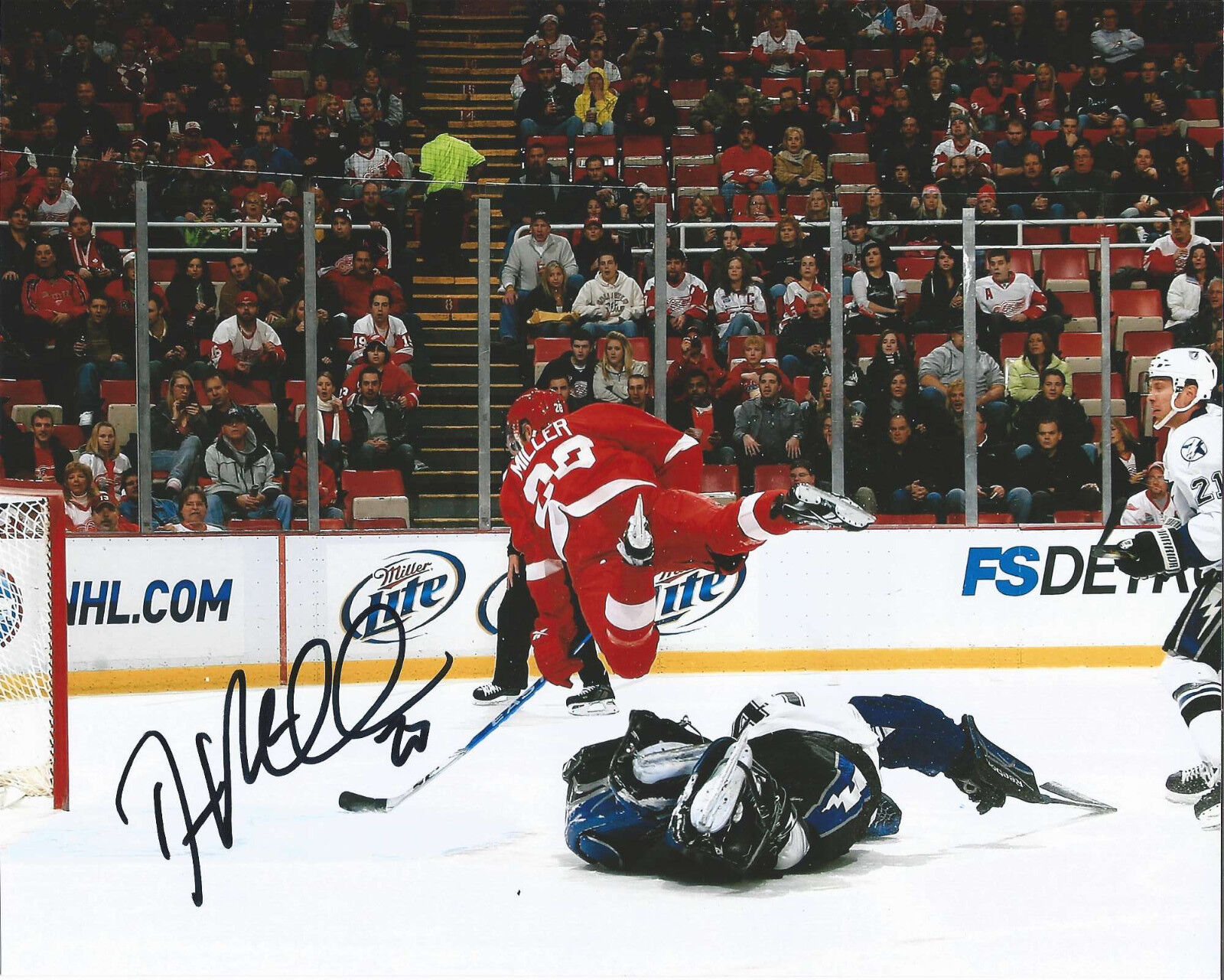 DETROIT RED WINGS DREW MILLER HAND SIGNED AUTHENTIC 8X10 Photo Poster painting B NHL W/COA